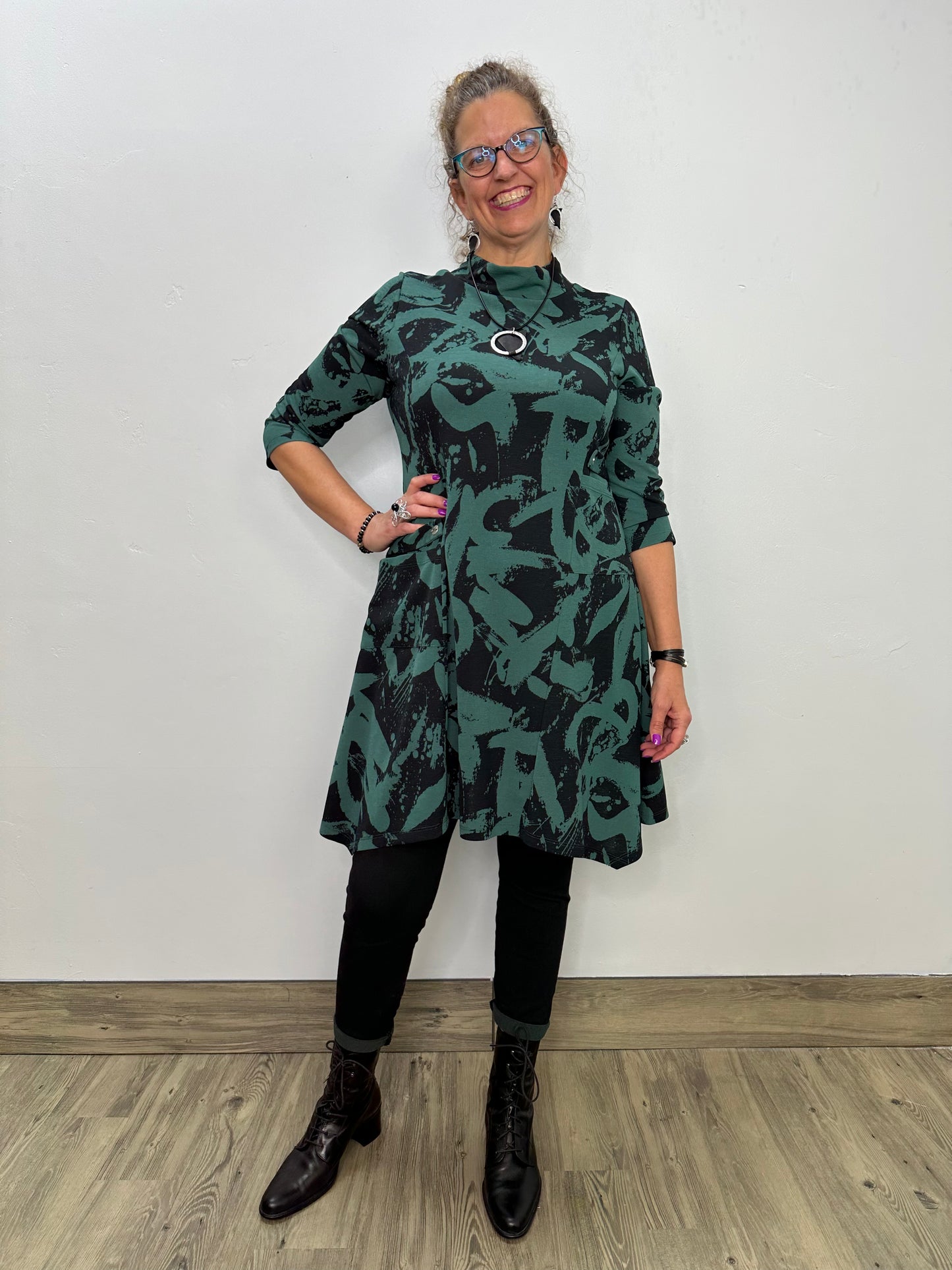 Load image into Gallery viewer, Kamala Printed Alpine Green Dress
