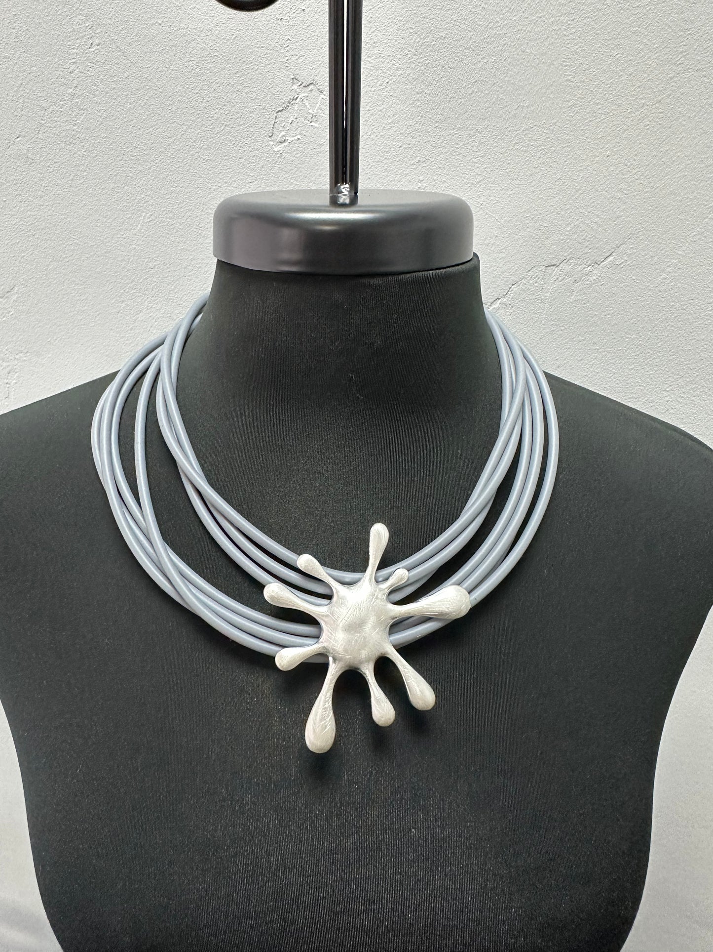 Load image into Gallery viewer, Grey Splatter Necklace
