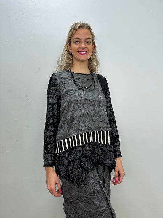 Load image into Gallery viewer, Gray Long Sleeve Pattern Asymmetric Tunic
