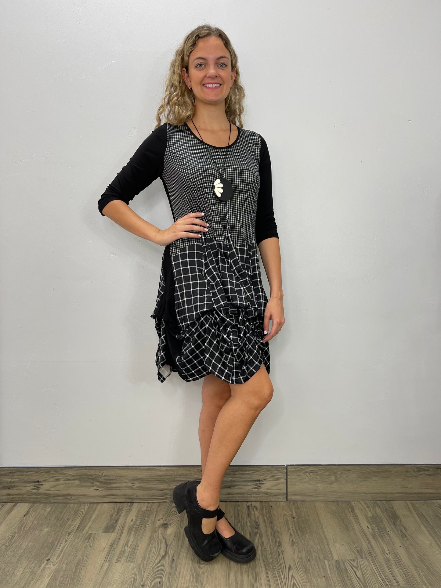 Black & White Mixed Up 3/4 Sleeve Scoop Neck Bubble Dress