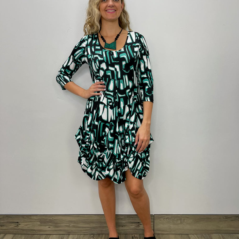 Green Pattern 3/4 Sleeve Scoop Neck Bubble Dress