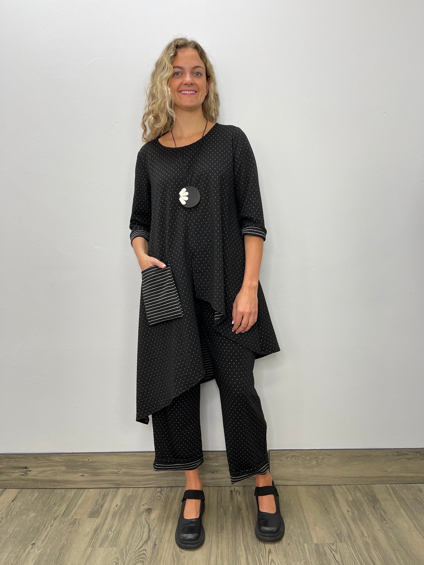 Load image into Gallery viewer, Black &amp;amp; White Polka Dot Asymmetric Tunic
