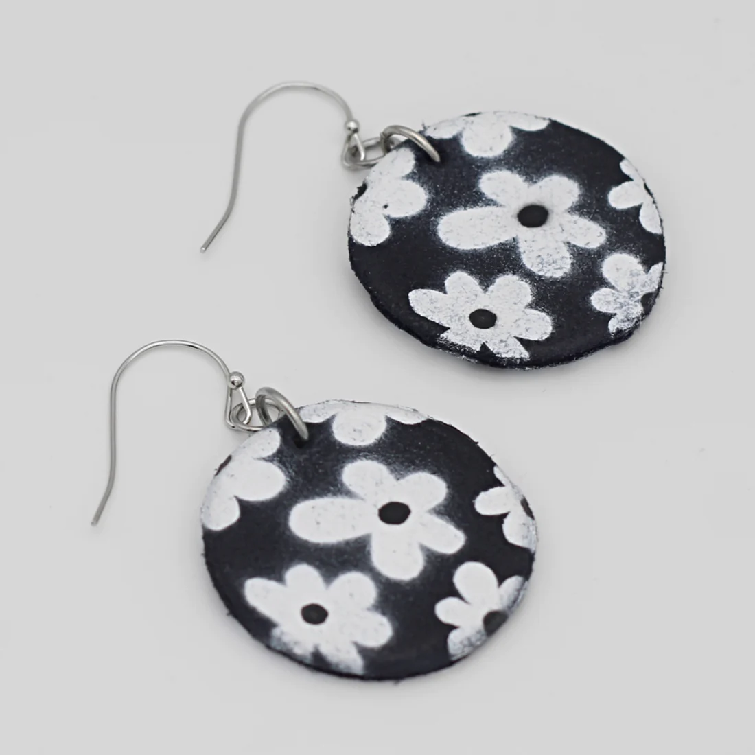 Daisy Black and White Earrings