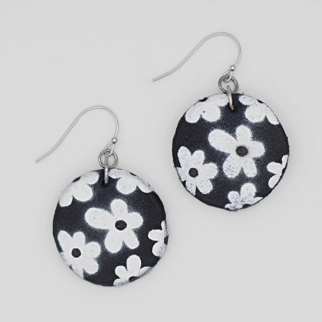 Daisy Black and White Earrings