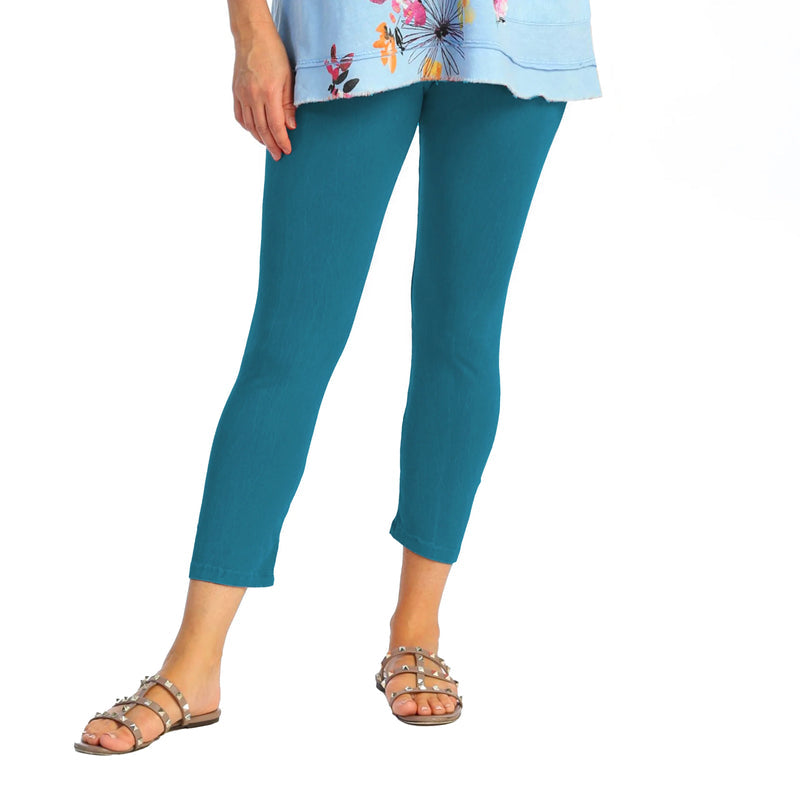 Jet Teal M37 Capri Legging Pant