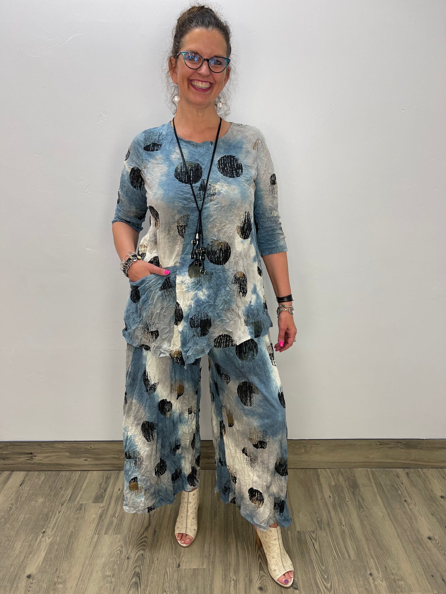Load image into Gallery viewer, Lagoon Blue Pattern Wide Pant
