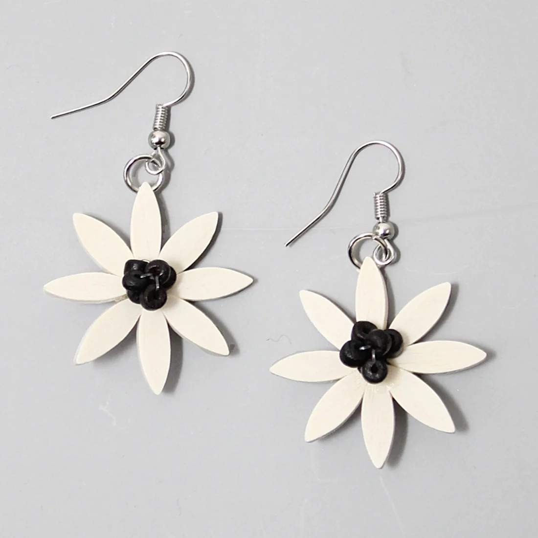 Black and White Amya Flower Earrings