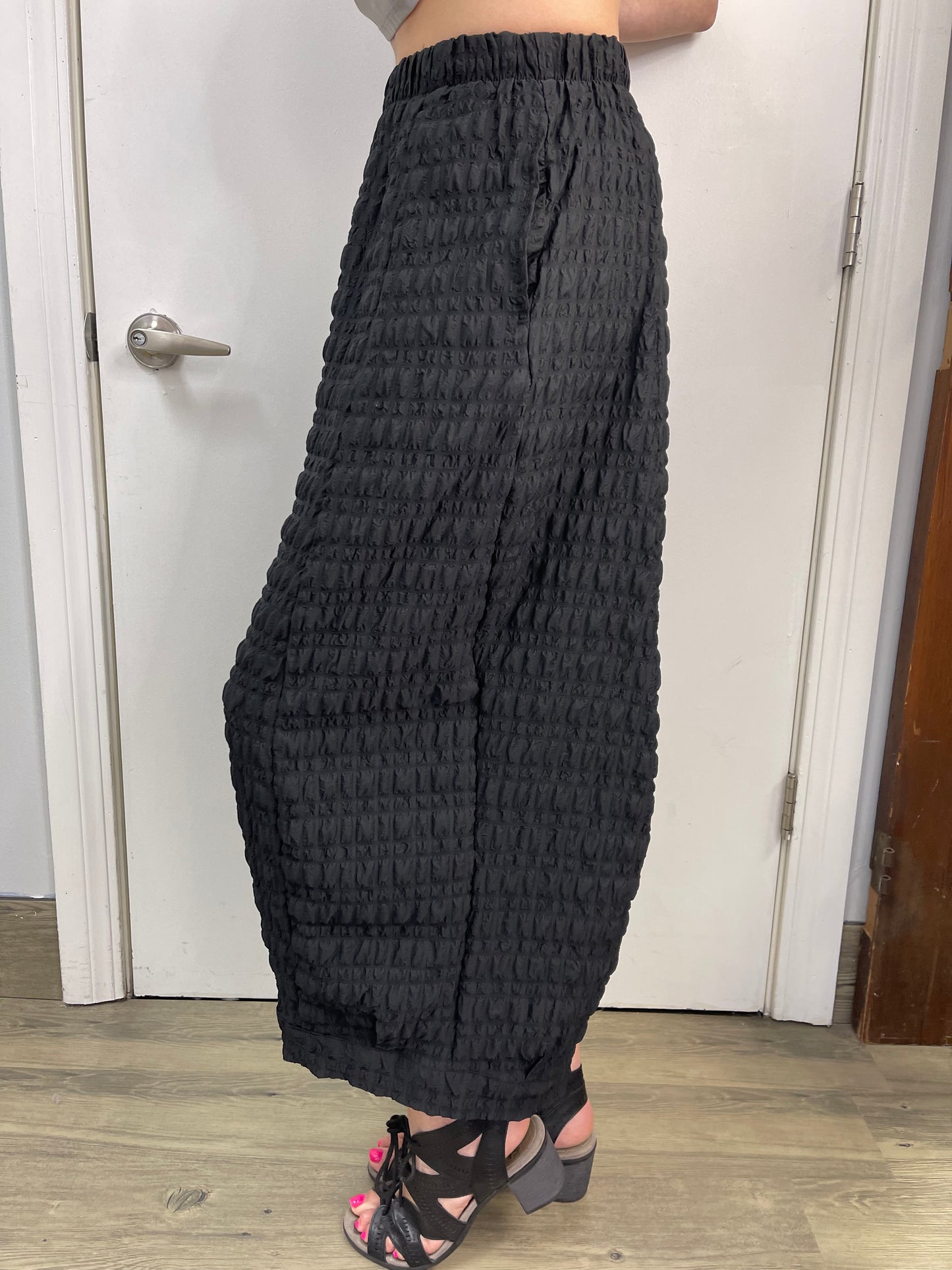 Black Wide Leg Square Puckered Pant