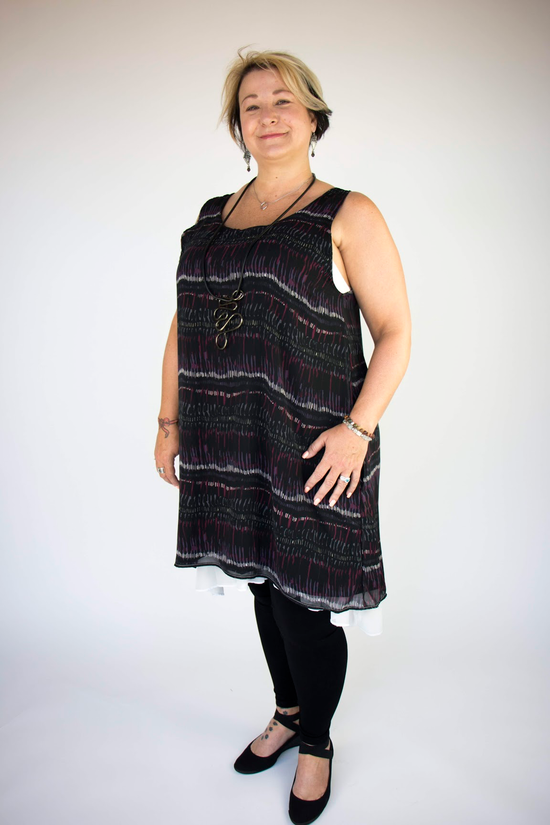 Load image into Gallery viewer, Black Pattern Chiffon LA Tunic Dress
