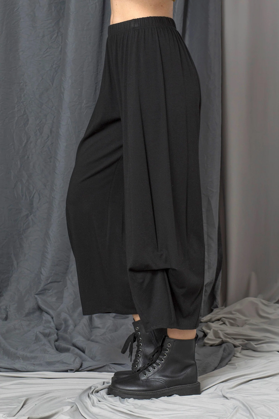 Black Natalie Crop Pant