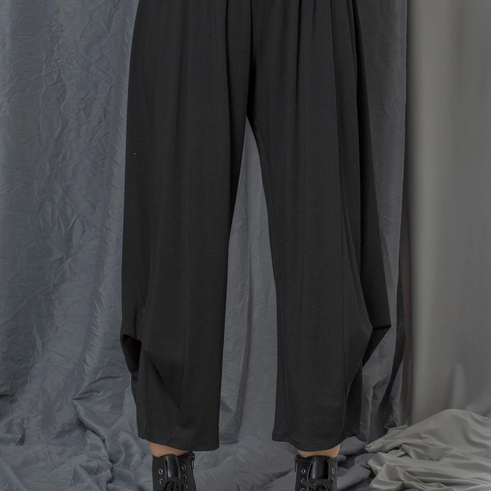 Black Natalie Crop Pant