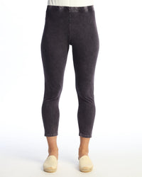 Violet Mineral Wash M37 Capri Legging
