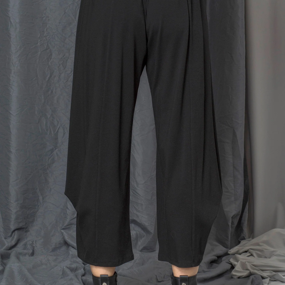 Black Natalie Crop Pant