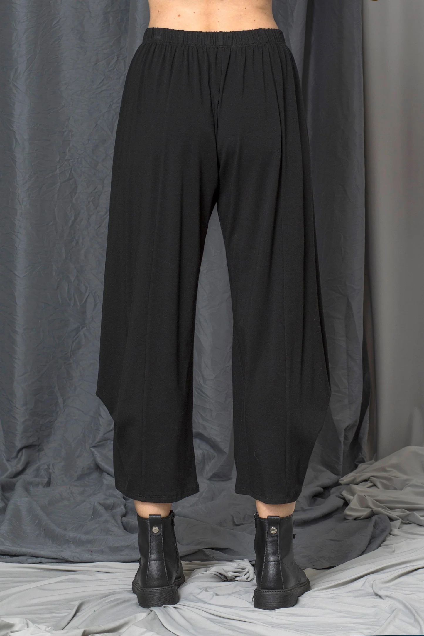 Black Natalie Crop Pant