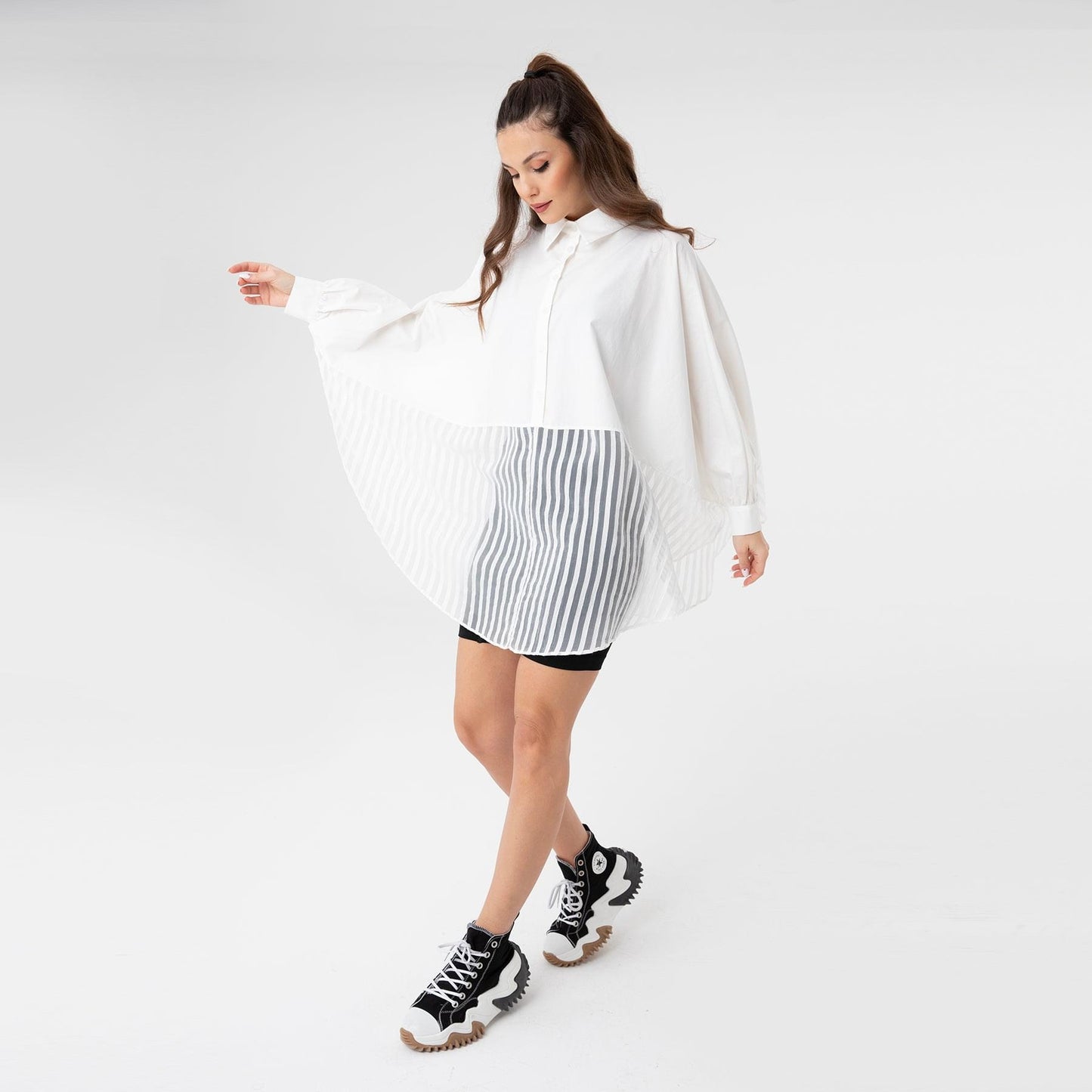 Load image into Gallery viewer, White Oversized 1/4 Button Up Blouse
