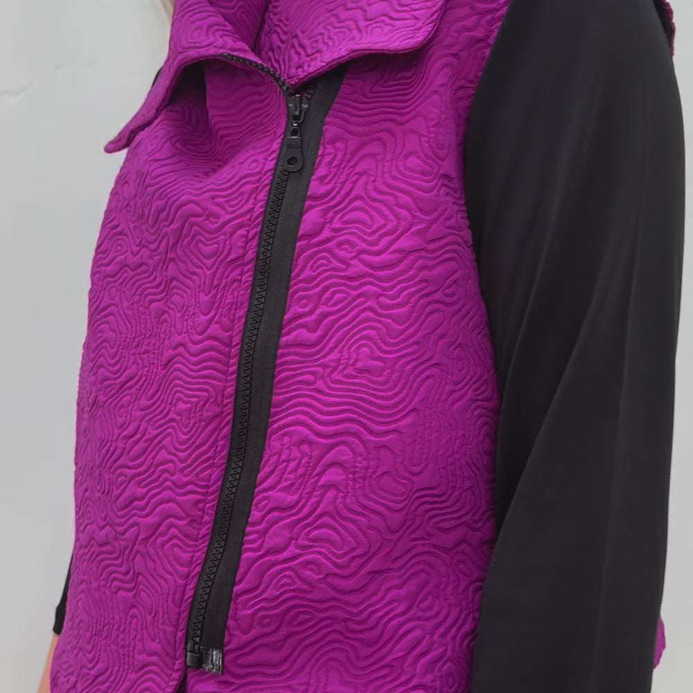 
                  
                    Load and play video in Gallery viewer, Dragonfruit Fuchsia Textured Zipper Vest
                  
                