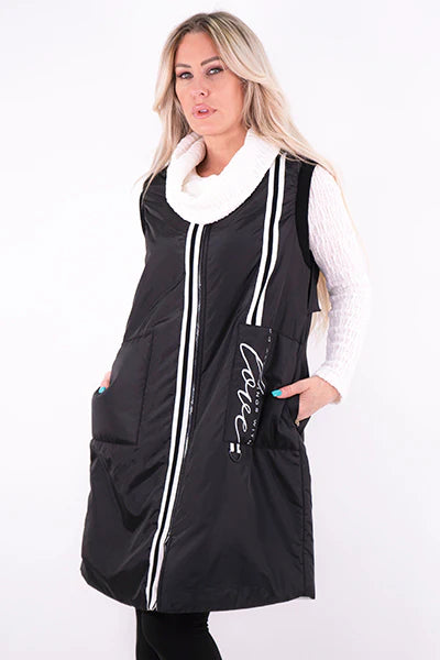 Load image into Gallery viewer, Black Puffer Vest with Pockets

