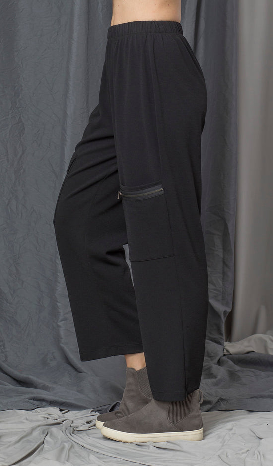 Black Wendy Pant with Zipper and Pockets