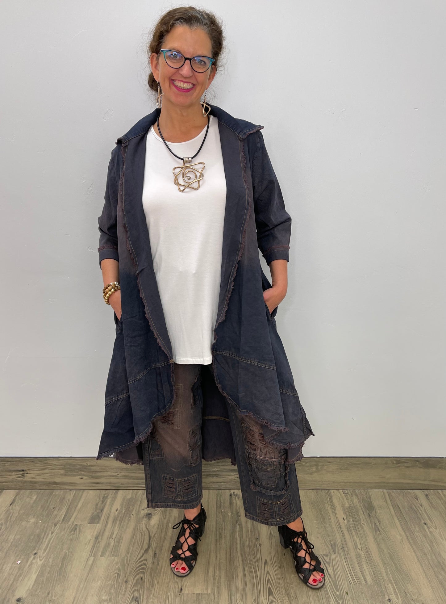 Long Black Jacket with Fringe Edges Queen Print