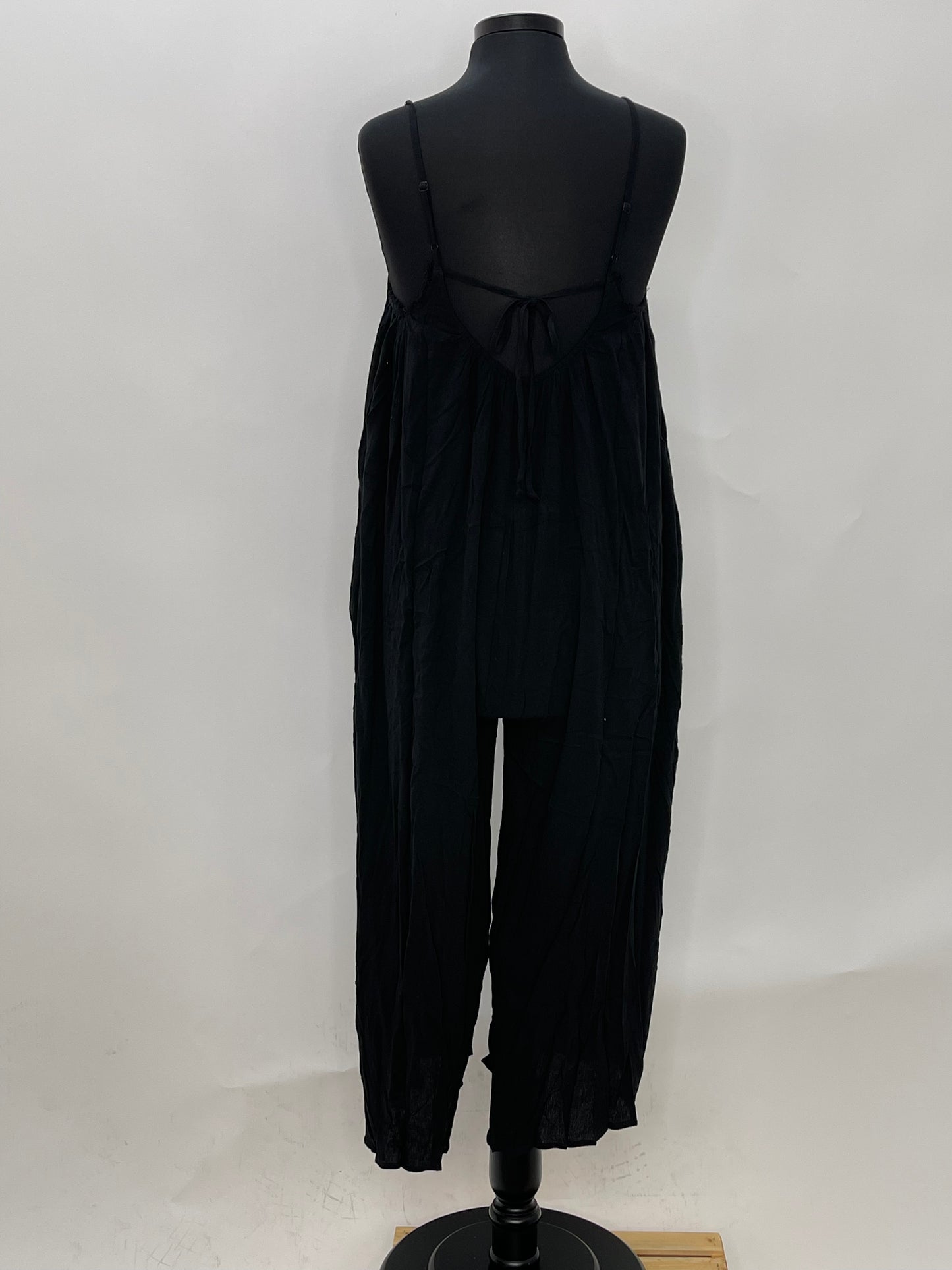 Black Sleeveless Jumper with Fringe