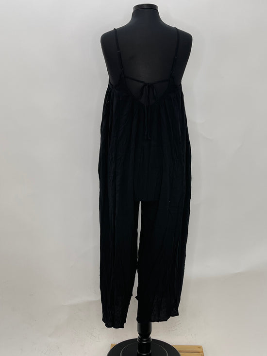 Load image into Gallery viewer, Black Sleeveless Jumper with Fringe

