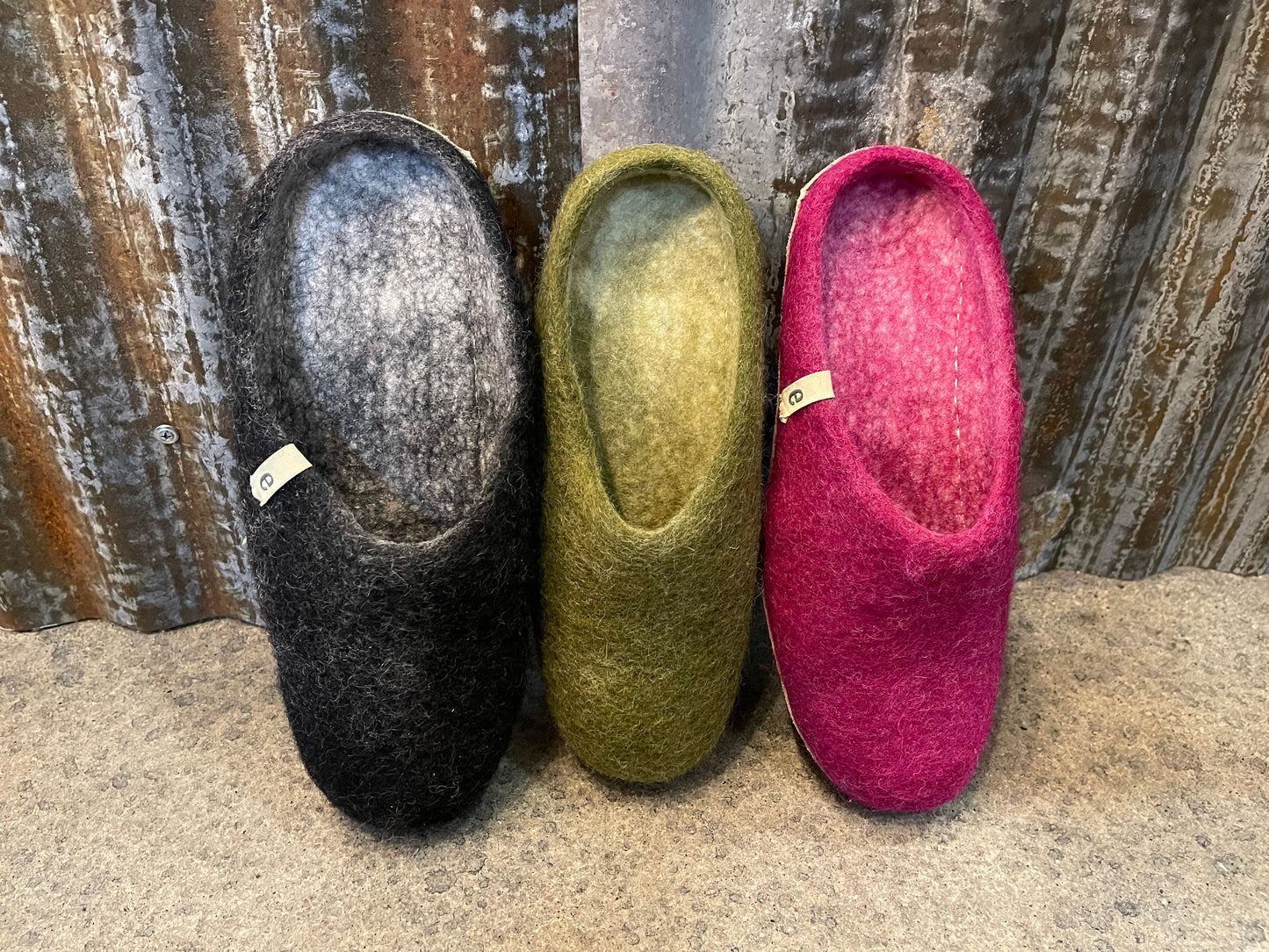 Load image into Gallery viewer, Moss Green Wool Slippers - PREORDER
