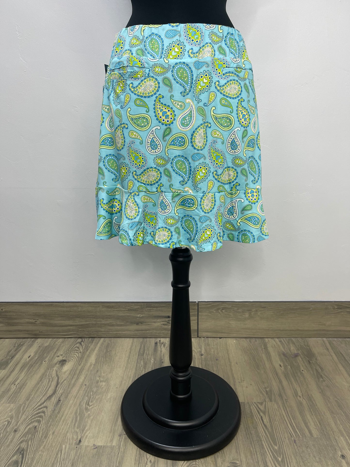 Load image into Gallery viewer, Paisley 4 Pocket Asymmetric Layered Skort
