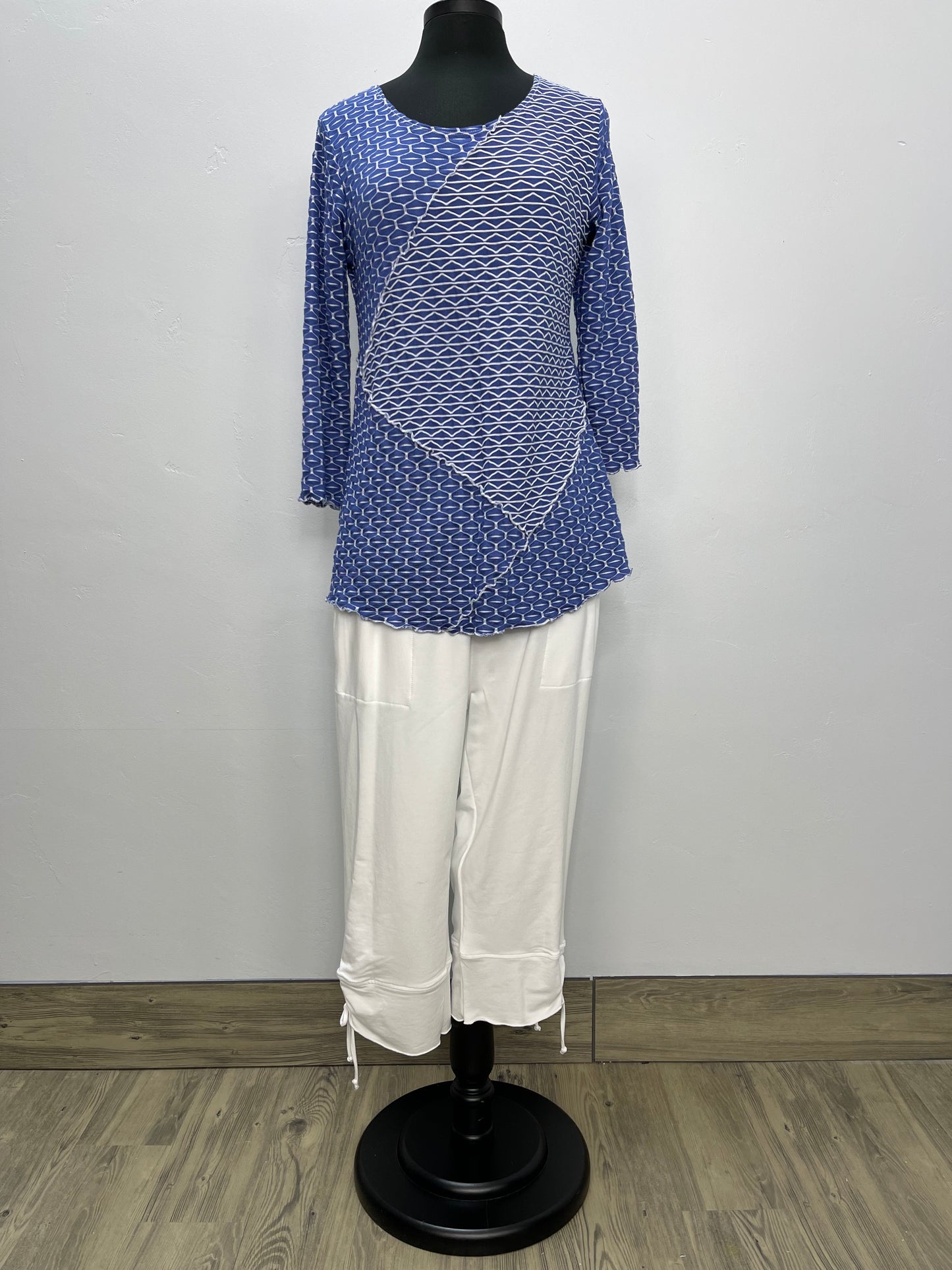 Load image into Gallery viewer, Honeycomb 3/4 Sleeve Tunic Denim
