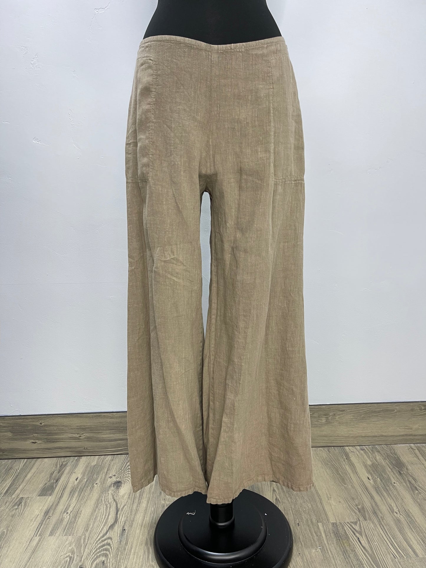 Load image into Gallery viewer, Hay Flat Front Palazzo Pant
