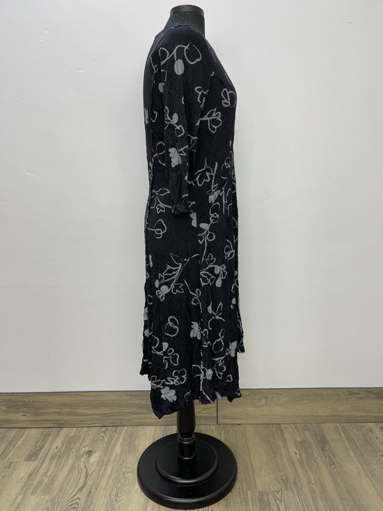 Black 3/4 Sleeve Harmony Crinkle Dress