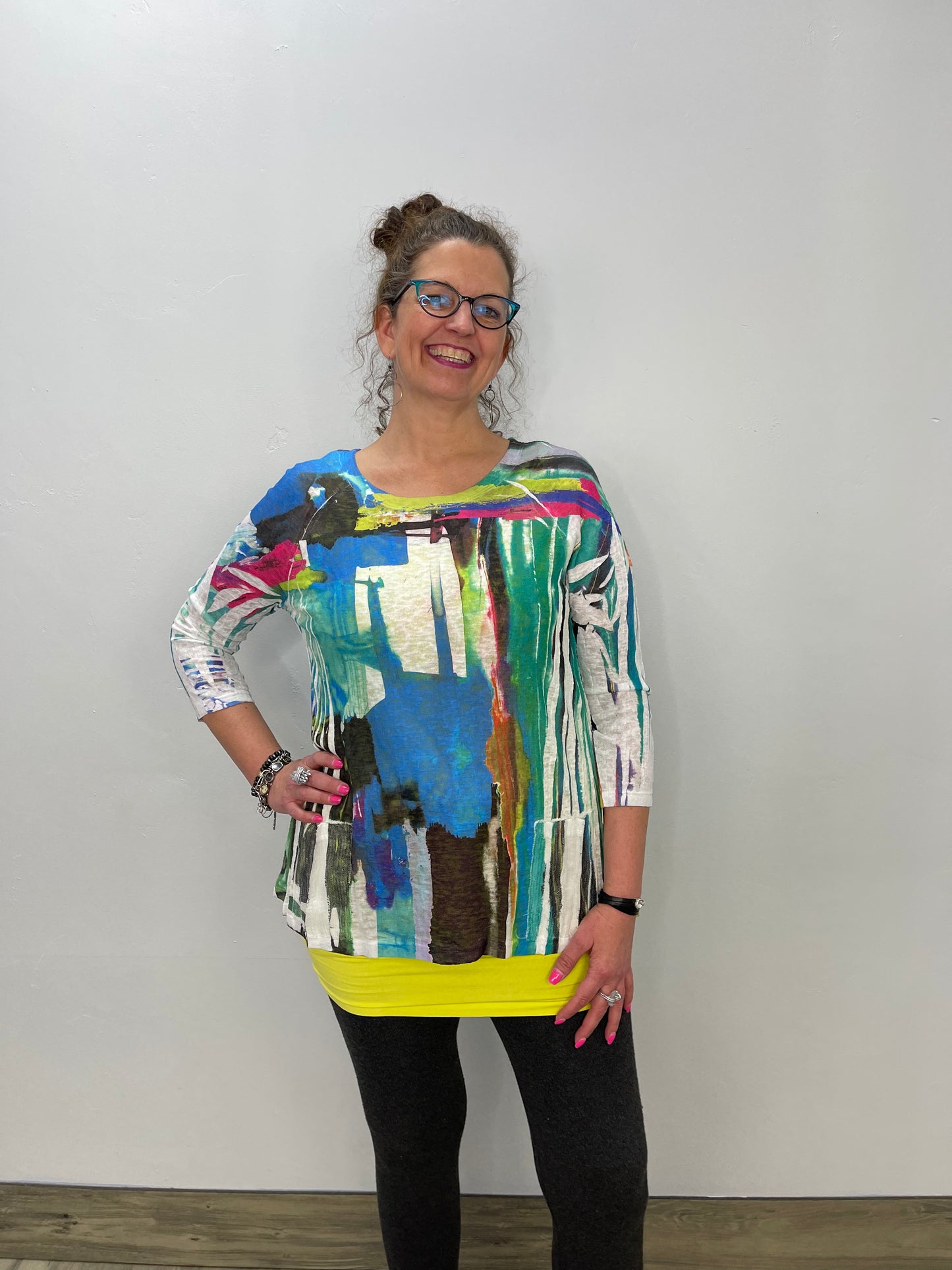 Load image into Gallery viewer, Multi Color 3/4 Sleeve Pattern Two Pocket Tunic
