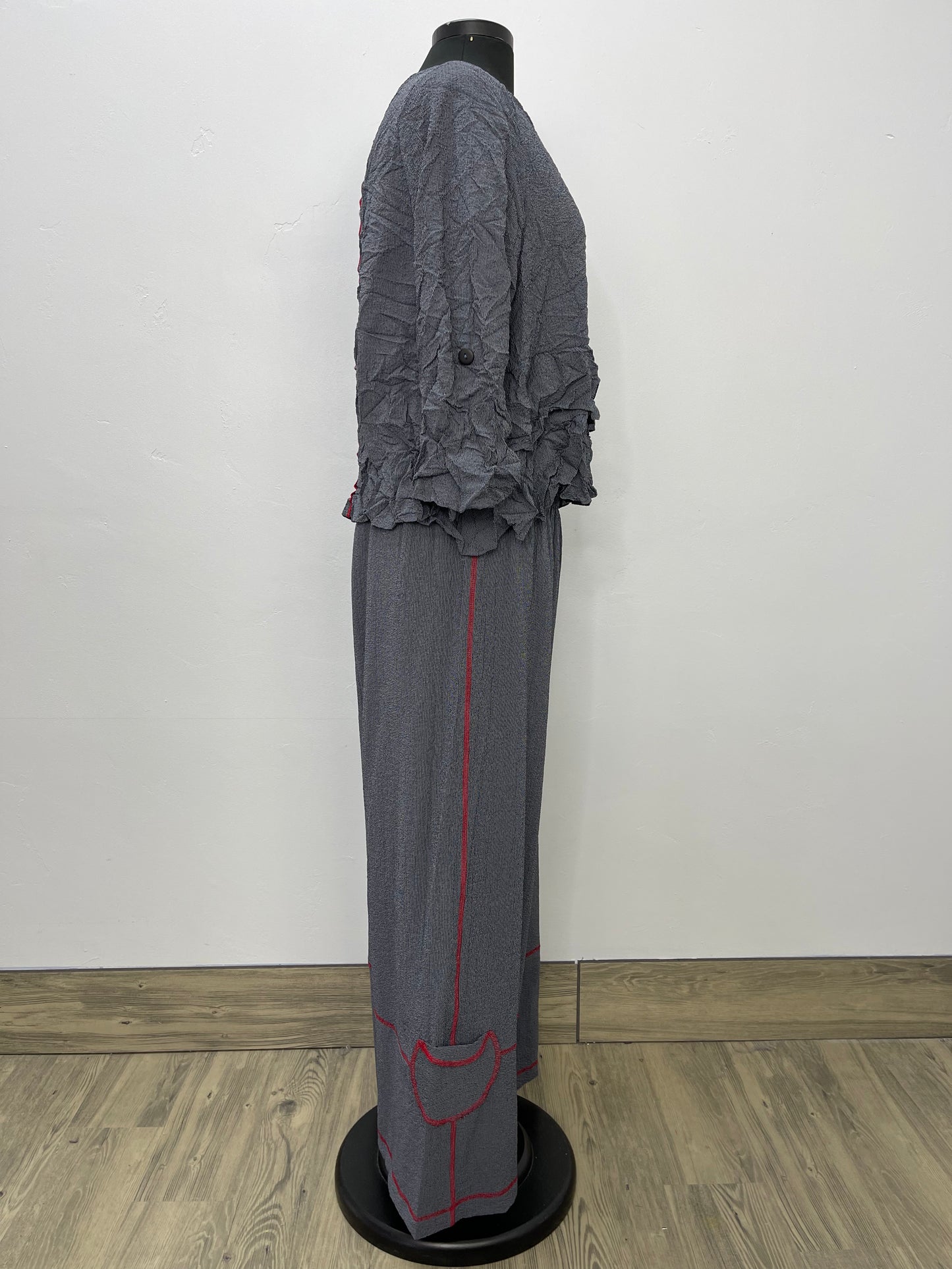Gray Stripe 3/4 Sleeve Top