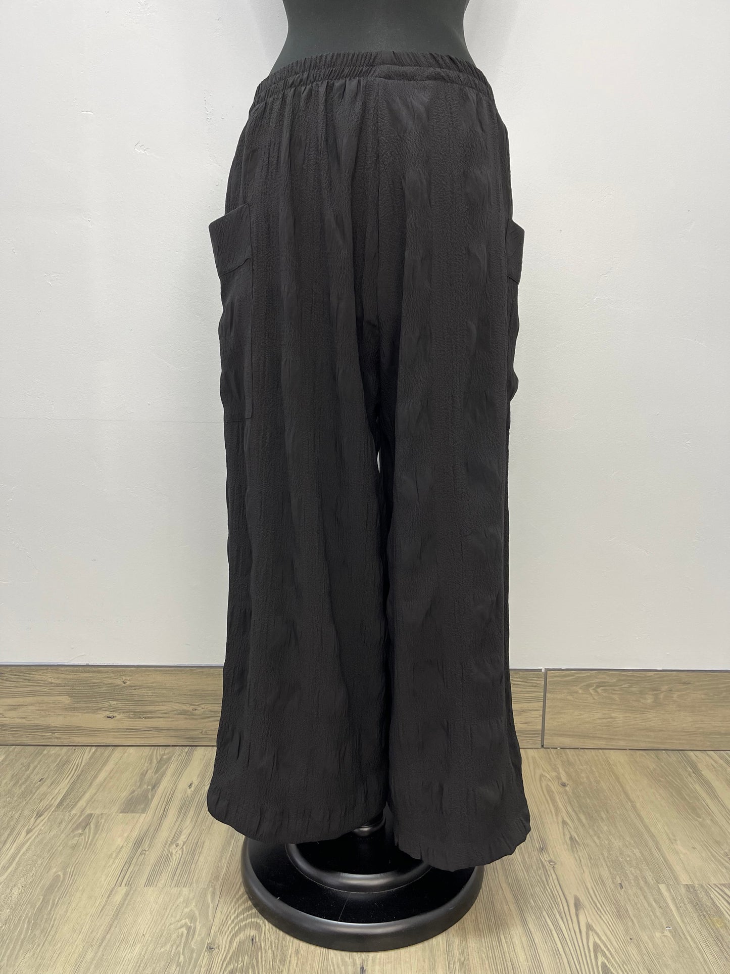 Black Puckered Wide Leg Pant