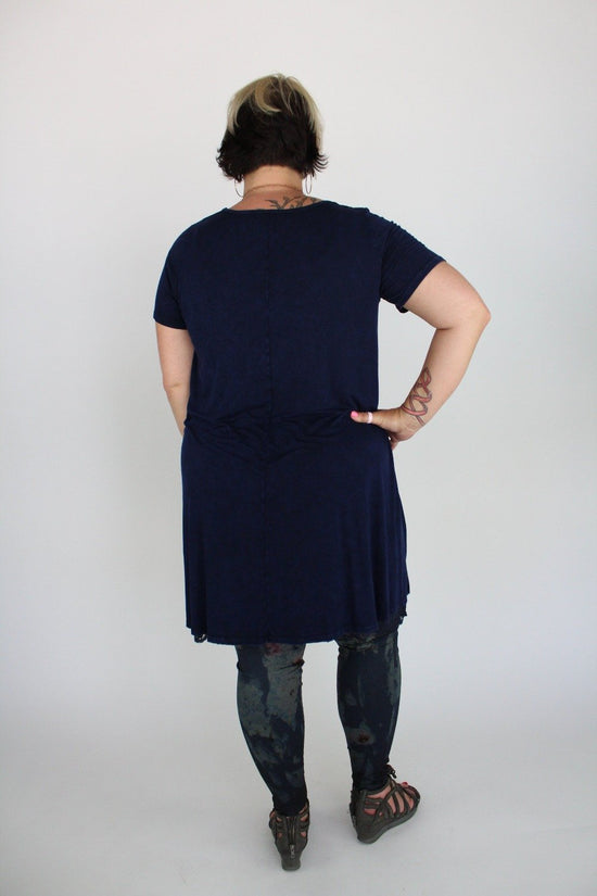 Load image into Gallery viewer, Mineral Wash Short Sleeve Tunic
