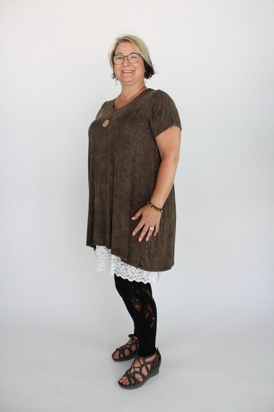 Load image into Gallery viewer, Mineral Wash Short Sleeve Tunic
