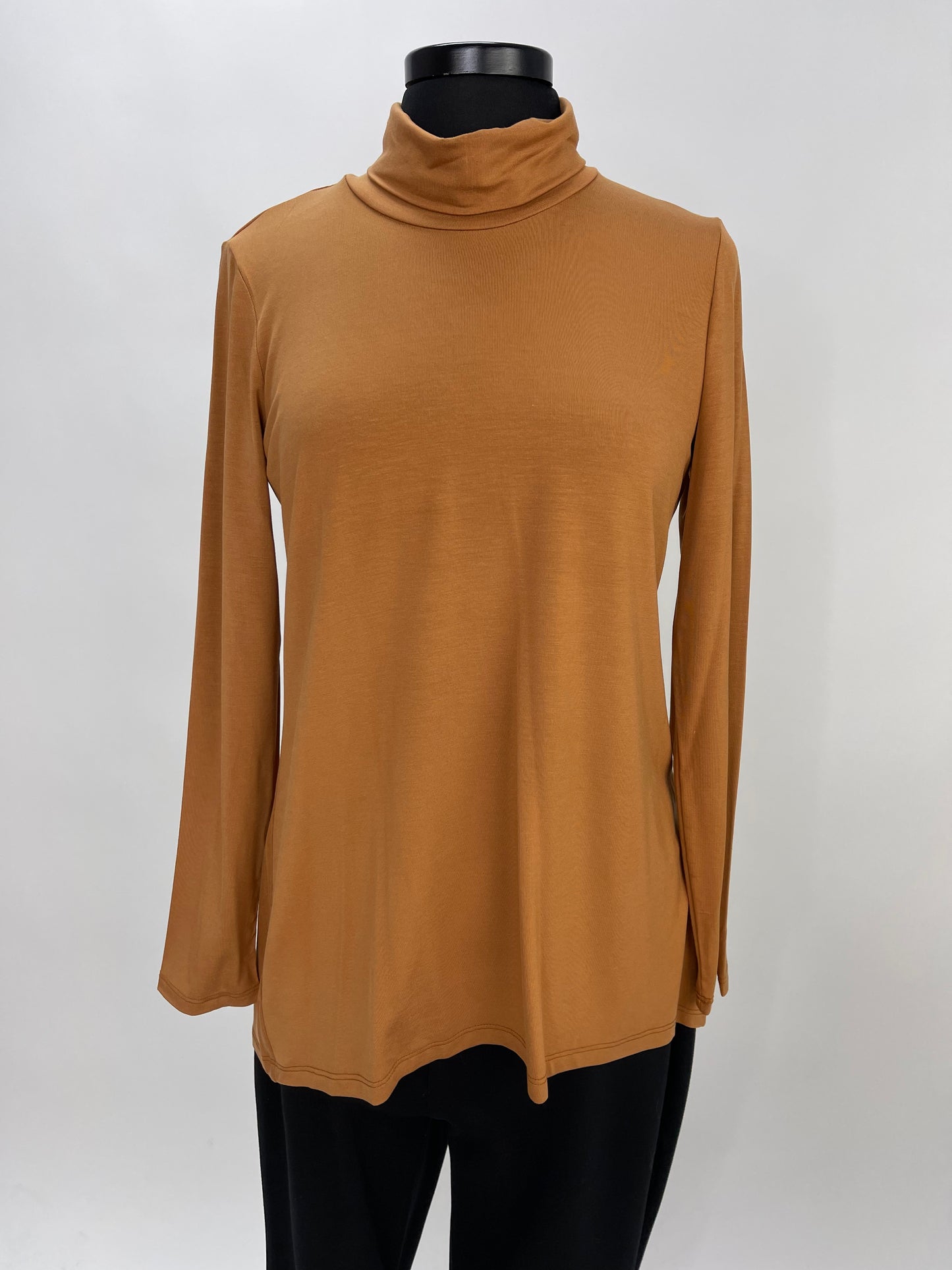 Load image into Gallery viewer, Cognac Long Sleeve Bamboo Turtle Neck
