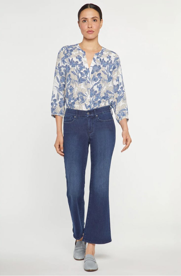 Load image into Gallery viewer, Julia Waist-Match™ Relaxed Flared Jeans
