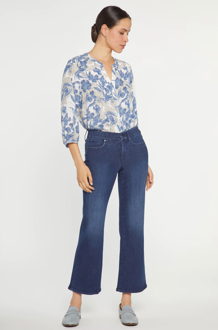Load image into Gallery viewer, Julia Waist-Match™ Relaxed Flared Jeans
