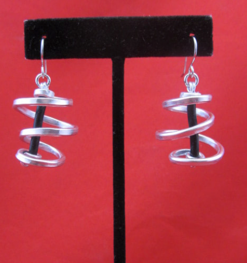 Load image into Gallery viewer, ER332 Tres Earrings - Silver
