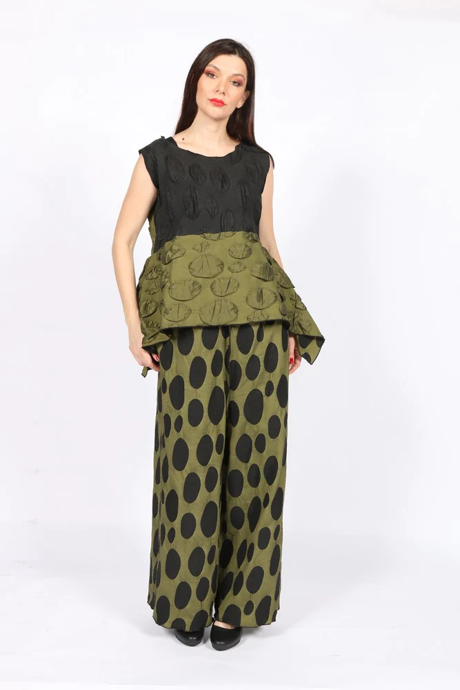 Green & Black Sleeveless Pucker Asymmetric Top