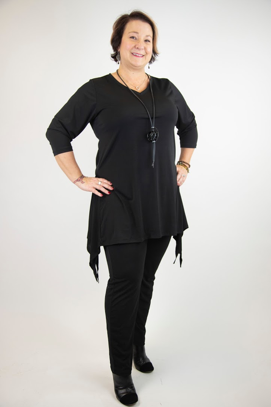 Load image into Gallery viewer, Shellie V-Neck 3/4 Sleeve Tunic - Black
