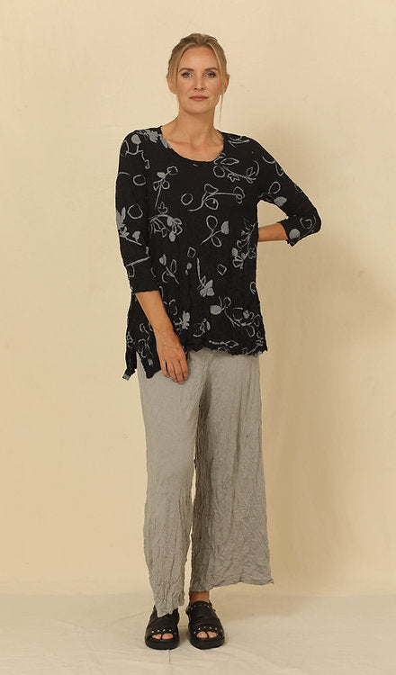 Mackenzie 3/4 Sleeve Crinkle Black Top
