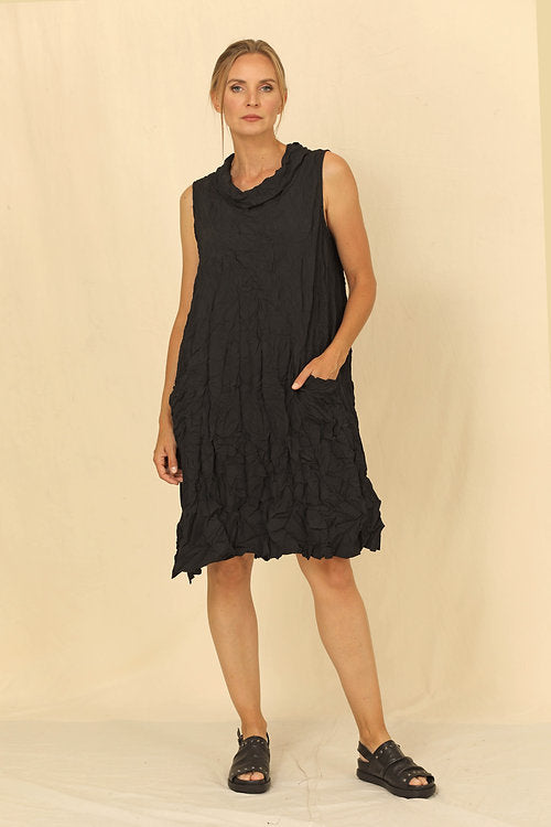 Load image into Gallery viewer, Leida Black Crinkle Tunic Dress
