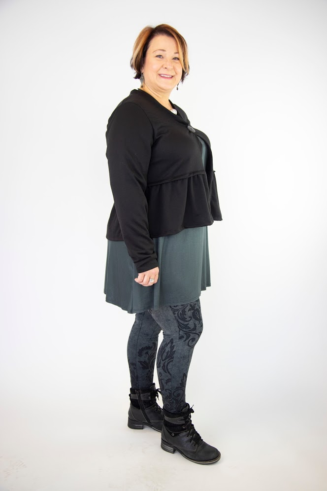 Twist Short Cardi - Black