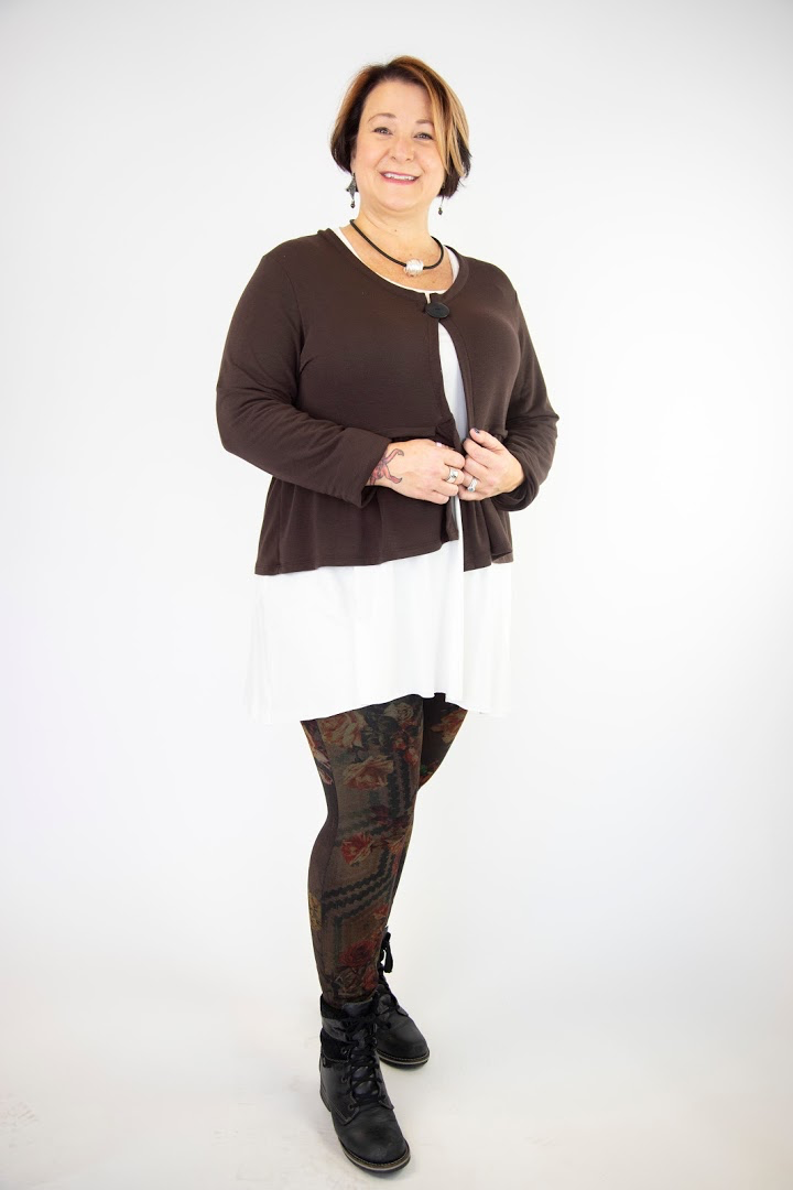 Twist Short Cardi - Chocolate