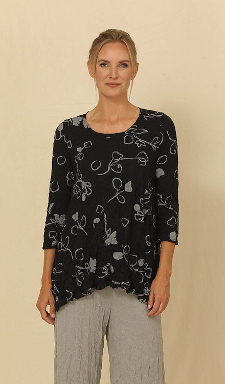 Mackenzie 3/4 Sleeve Crinkle Black Top