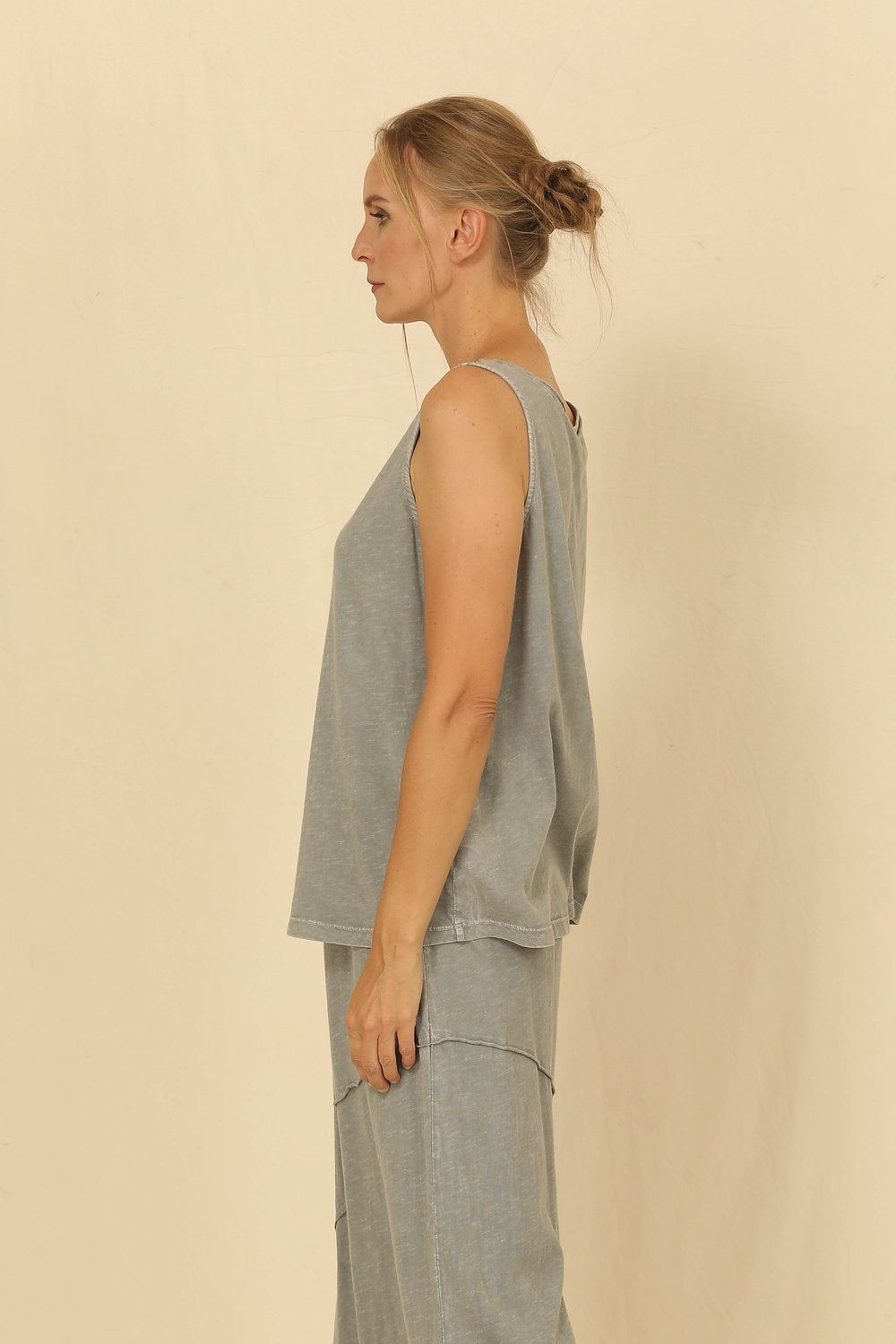 Load image into Gallery viewer, Sleeveless Letitia Tank Almond Gray
