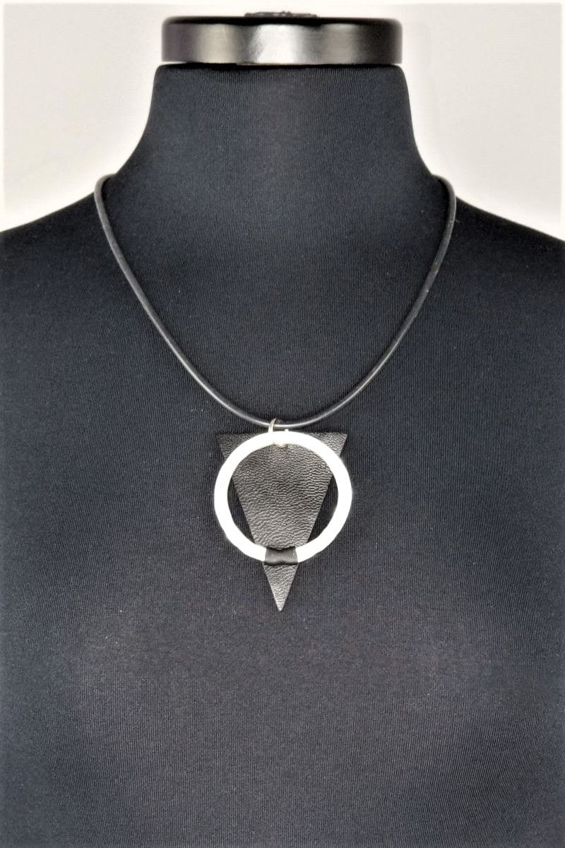 NKL429 Trinity Necklace