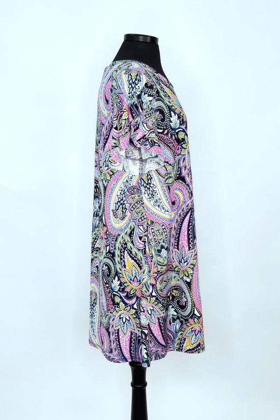 V-Neck Dress with Paisley Print and Side Pockets